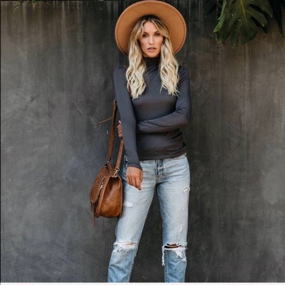 DAY TO DAY KNIT TURTLE NECK VICI// BY TOGETHER - Picture 3 of 8